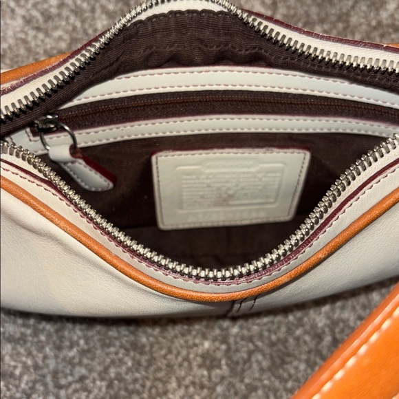 Coach Demi Hampton - Picture 5 of 6